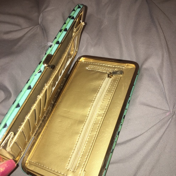 Wallet - Picture 3 of 5